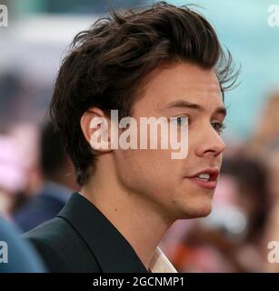 LONDRA, REGNO UNITO - 13 luglio 2017: Harry Styles partecipa alla prima mondiale 'Dunkirk' a Odeon Leicester Square il 13 luglio 2017 a Londra, Inghilterra Foto Stock