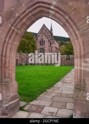 Abbazia di Hirsau (ex abbazia benedettina): Cappella della Signora e le rovine del chiostro, vicino Calw nella Foresta Nera del Nord, Baden-Württemberg, Germania Foto Stock