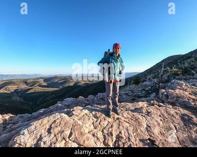 Escursioni attraverso il deserto di sonora sull'Arizona Trail, Arizona, U. S. A. Foto Stock