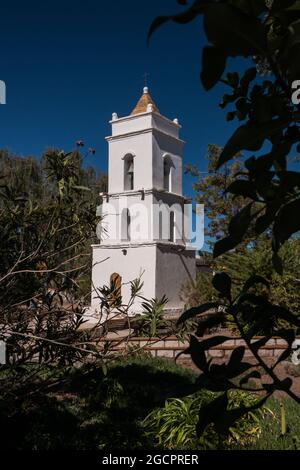 Torre della Chiesa del piccolo villaggio di Toconao nel deserto di Atacama Foto Stock