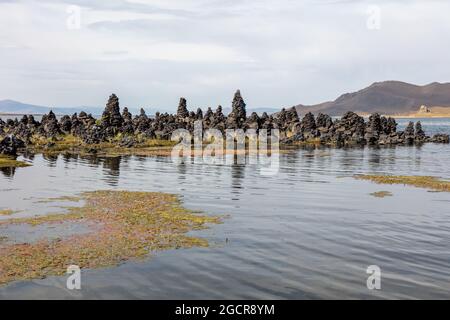 Lago Terkhiin Tsagaan nelle montagne Khangai Mongolia centrale. Conosciuto anche come il lago bianco vicino al vulcano Khorgo. Il fiume Suman proviene da la Foto Stock