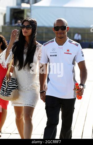 Lewis Hamilton (GBR) McLaren con la fidanzata Nicole Scherzinger (USA) Singer. Gran Premio del Canada, sabato 9 giugno 2012. Montreal, Canada. Foto Stock