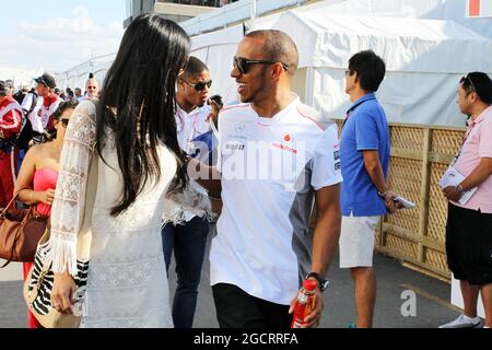 Lewis Hamilton (GBR) McLaren con la fidanzata Nicole Scherzinger (USA) Singer. Gran Premio del Canada, sabato 9 giugno 2012. Montreal, Canada. Foto Stock