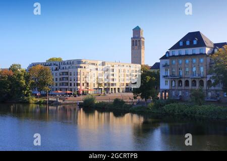 Muelheim an der Ruhr città in Germania. Paesaggio urbano con il fiume Ruhr. Foto Stock