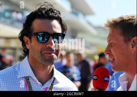 (Da L a R): Dario Franchitti (GBR) con Simon Lazenby (GBR) relatore TV Sky Sports F1. Gran Premio degli Stati Uniti, domenica 18 novembre 2012. Circuito delle Americhe, Austin, Texas, USA. Foto Stock