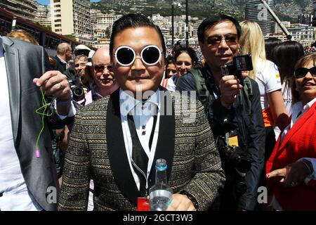 Fake Psy al Gran Premio di Monaco, domenica 26 maggio 2013. Monte Carlo, Monaco. Foto Stock