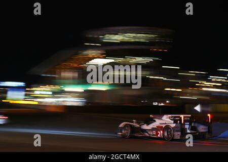 Tom Kristensen (DEN) / Loic Duval (fra) / Allan McNish (GBR) Audi Sport Team Joest, Audi R18 e-tron quattro. Le Mans 24 ore di gara, domenica 23 giugno 2013. Le Mans, Francia. Foto Stock