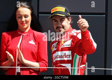 Fernando Alonso (ESP) Ferrari festeggia la sua terza posizione sul podio. Gran Premio di Gran Bretagna, domenica 30 giugno 2013. Silverstone, Inghilterra. Foto Stock