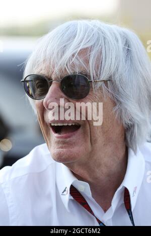 Bernie Ecclestone (GBR) CEO del Gruppo Formula uno (FOM). Gran Premio di Ungheria, venerdì 26 luglio 2013. Budapest, Ungheria. Foto Stock