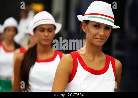 Ragazza griglia. Gran Premio di Ungheria, sabato 27 luglio 2013. Budapest, Ungheria. Foto Stock