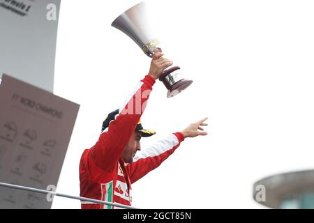 Fernando Alonso (ESP) Ferrari festeggia la sua seconda posizione sul podio. Gran Premio d'Italia, domenica 8 settembre 2013. Monza Italia. Foto Stock