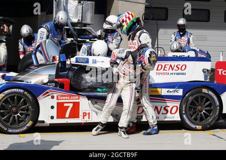 Alexander Wurz (AUT) / Nicolas Lapierre (fra) Toyota Racing, Toyota TS030, ibrido. Campionato Mondiale FIA Endurance, turno 7, sabato 9 novembre 2013. Shanghai, Cina. Foto Stock