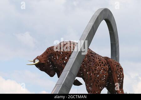 Il monumento Red Bull Ring. Gran Premio d'Austria, giovedì 19 giugno 2014. Spielberg, Austria. Foto Stock