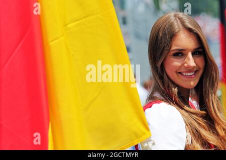 Griglia ragazza. Gran Premio d'Austria, domenica 22 giugno 2014. Spielberg, Austria. Foto Stock