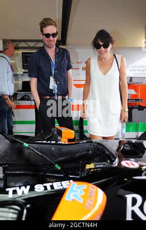 Ricky Wilson (GBR) Kaiser Chiefs Lead Singer, con il Sahara Force India F1 Team. Gran Premio di Gran Bretagna, giovedì 3 luglio 2014. Silverstone, Inghilterra. Foto Stock