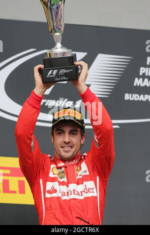 Fernando Alonso (ESP) Ferrari festeggia la sua seconda posizione sul podio. Gran Premio di Ungheria, domenica 27 luglio 2014. Budapest, Ungheria. Foto Stock