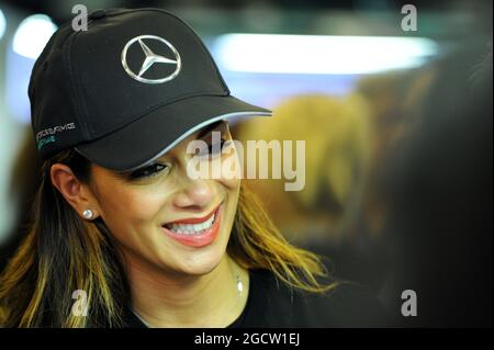 Nicole Scherzinger (USA) Singer, ragazza di Lewis Hamilton (GBR) Mercedes AMG F1. Gran Premio di Abu Dhabi, domenica 23 novembre 2014. Yas Marina Circuit, Abu Dhabi, Emirati Arabi Uniti. Foto Stock