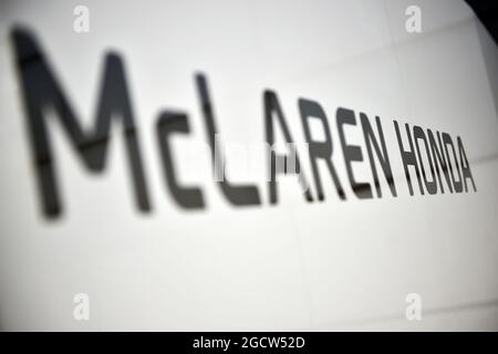 Logo McLaren Honda. Gran Premio della Malesia, giovedì 26 marzo 2015. Sepang, Kuala Lumpur, Malesia. Foto Stock