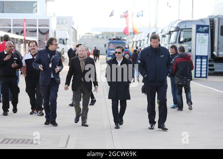 (Da L a R): Oliver Fisch, direttore della comunicazione della FIA; con Jean Todt (fra) presidente della FIA; Pierre Fillon, presidente dell'ACO; Gerard Neveu (fra) amministratore delegato della WEC. Campionato Mondiale FIA Endurance, turno 1, domenica 12 aprile 2015. Silverstone, Inghilterra. Foto Stock