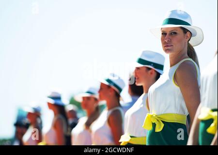 Griglia ragazze sulla sfilata driver. Gran Premio d'Italia, domenica 6 settembre 2015. Monza Italia. Foto Stock