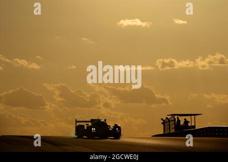 Azione panoramica in condizioni di scarsa illuminazione. FIA World Endurance Championship, Rd 5, 6 ore di circuito delle Americhe. Venerdì 18 settembre 2015. Austin, Texas, Stati Uniti. Foto Stock
