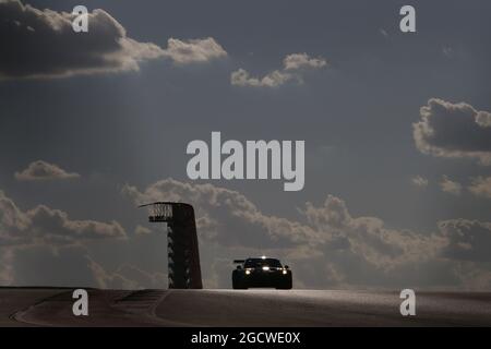 Azione panoramica in condizioni di scarsa illuminazione. FIA World Endurance Championship, Rd 5, 6 ore di circuito delle Americhe. Venerdì 18 settembre 2015. Austin, Texas, Stati Uniti. Foto Stock