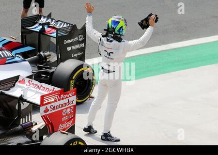 Felipe massa (BRA) Williams in parc ferme. Gran Premio del Brasile, sabato 14 novembre 2015. San Paolo, Brasile. Foto Stock