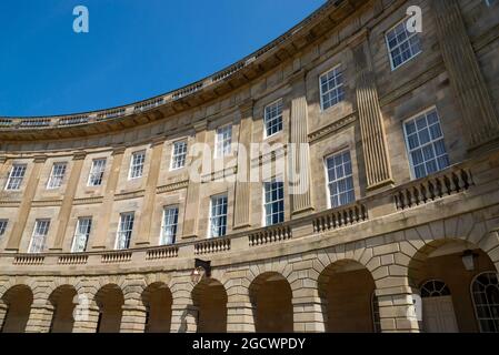 La Crescent recentemente restaurata a Buxton, Derbyshire, Inghilterra. Giugno 2021. Foto Stock