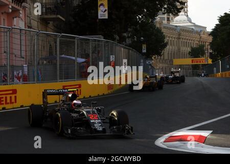 Jenson Button (GBR) McLaren MP4-31. Gran Premio d'Europa, domenica 19 giugno 2016. Circuito cittadino di Baku, Azerbaigian. Foto Stock