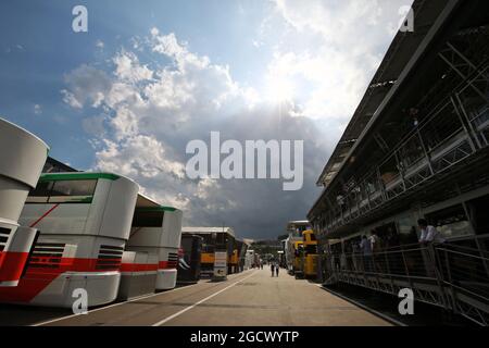 Il paddock. Gran Premio d'Austria, sabato 2 luglio 2016. Spielberg, Austria. Foto Stock