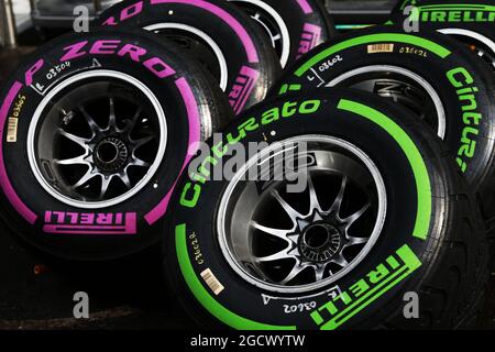 Pneumatici Pirelli. Gran Premio d'Austria, sabato 2 luglio 2016. Spielberg, Austria. Foto Stock