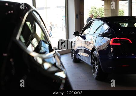 Negozio Tesla a Södra Hamngatan a Goteborg. Foto Stock