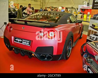 Kiev, Ucraina - 26 maggio 2011: Red Nissan GT-R R35. Auto da tuning Nissan Foto Stock