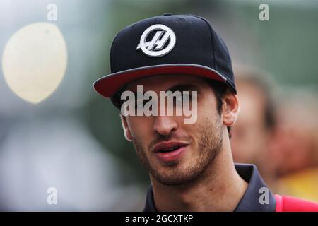 Antonio Giovinazzi (ITA) pilota di prova del Team Haas F1. Gran Premio di Singapore, venerdì 15 settembre 2017. Circuito Marina Bay Street, Singapore. Foto Stock