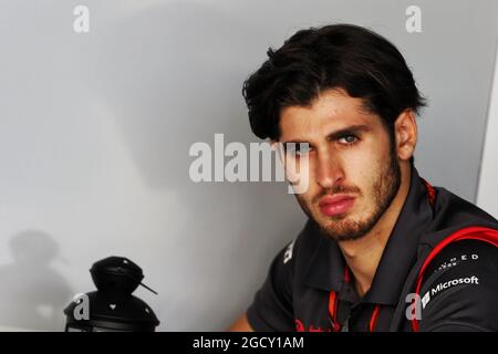 Antonio Giovinazzi (ITA) pilota di prova del Team Haas F1. Gran Premio di Abu Dhabi, giovedì 23 novembre 2017. Yas Marina Circuit, Abu Dhabi, Emirati Arabi Uniti. Foto Stock