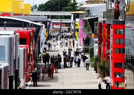 Il paddock. Gran Premio di Spagna, giovedì 10 maggio 2018. Barcellona, Spagna. Foto Stock