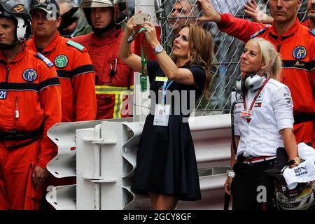 Geri Halliwell (GBR) Singer e moglie di Christian Horner (GBR) Red Bull Racing Team Principal, a parc ferme. Gran Premio di Monaco, domenica 27 maggio 2018. Monte Carlo, Monaco. Foto Stock