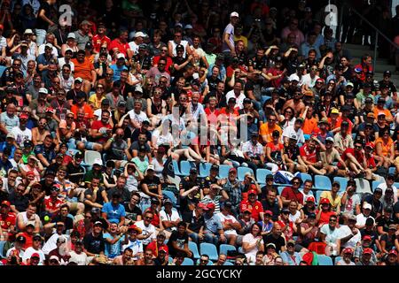 Tifosi nella tribuna. Gran Premio di Germania, sabato 21 luglio 2018. Hockenheim, Germania. Foto Stock