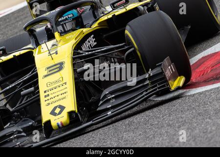 Daniel Ricciardo (AUS) Renault F1 Team RS19. Test di Formula uno, martedì 2 aprile 2019. Sakhir, Bahrein. Foto Stock