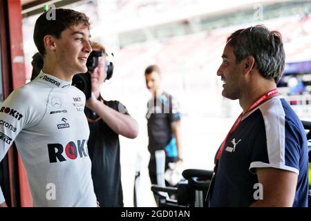 George Russell (GBR) Williams Racing con Juan Pablo Montoya (col). Gran Premio di Spagna, sabato 11 maggio 2019. Barcellona, Spagna. Foto Stock