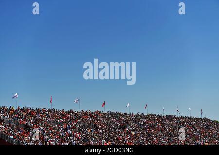 Tifosi nella tribuna. Gran Premio del Canada, domenica 9 giugno 2019. Montreal, Canada. Foto Stock