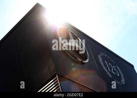 Mercedes AMG F1 Motorhome celebra 125 anni di motorsport. Gran Premio di Germania, giovedì 25 luglio 2019. Hockenheim, Germania. Foto Stock