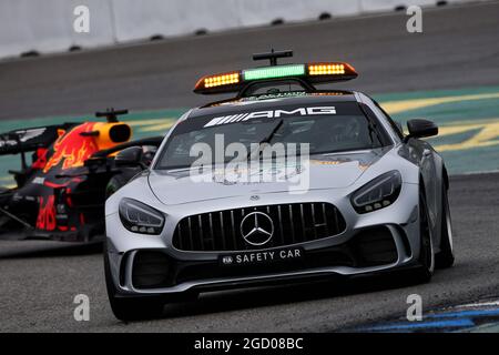 Max Verstappen (NLD) Red Bull Racing RB15 conduce dietro la Safety Car FIA. Gran Premio di Germania, domenica 28 luglio 2019. Hockenheim, Germania. Foto Stock