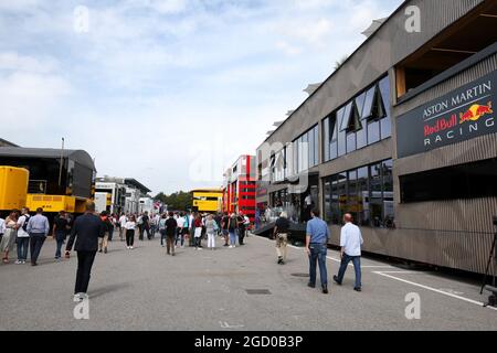 Atmosfera paddock. Gran Premio d'Italia, sabato 7 settembre 2019. Monza Italia. Foto Stock