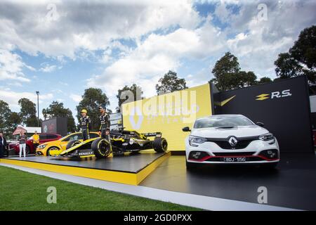 Esteban OCON (fra) Renault F1 Team e Daniel Ricciardo (AUS) Renault F1 Team - livrea svelare. Gran Premio d'Australia, mercoledì 11 marzo 2020. Albert Park, Melbourne, Australia. Foto Stock