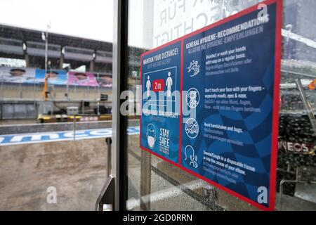 Atmosfera buca. Gran Premio d'Austria, giovedì 2 luglio 2020. Spielberg, Austria. Foto Stock