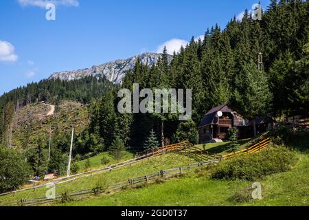 Splendida vista sulle montagne di Hasmas, Romania Foto Stock