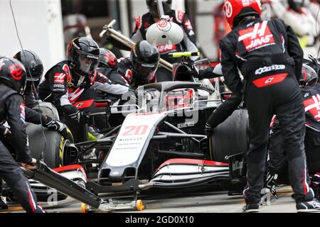 Kevin Magnussen (DEN) Haas VF-20 fa una sosta ai box. Gran Premio di Ungheria, domenica 19 luglio 2020. Budapest, Ungheria. Foto Stock