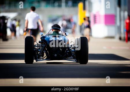 Atmosfera paddock - auto storica. Gran Premio del 70° anniversario, venerdì 7 agosto 2020. Silverstone, Inghilterra. Foto Stock