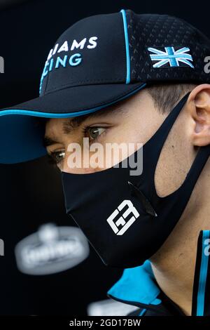 George Russell (GBR) Williams Racing con i media. Gran Premio dell'Emilia Romagna, sabato 31 ottobre 2020. Imola, Italia. Foto Stock